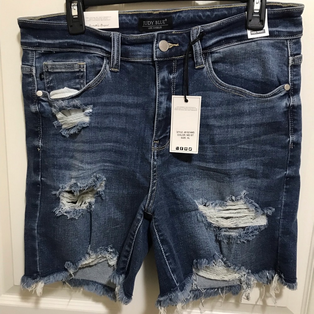 Judy blues shorts xl NWT distressed high waist